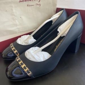 Salvatore Ferragamo Vara Chain pumps